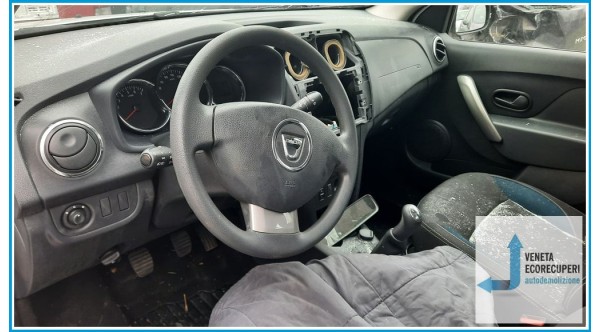 DACIA SANDERO 2a Serie  del 2015 parti usate e ricambi - Tipo Motore D4FF7