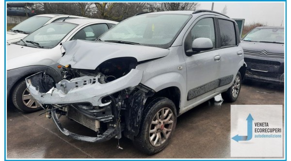 FIAT PANDA 4Q del 2019 parti usate e ricambi - Tipo Motore 46337561