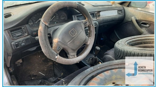 HONDA CIVIC 5 Porte  del 1998 parti usate e ricambi - Tipo Motore D15Z8