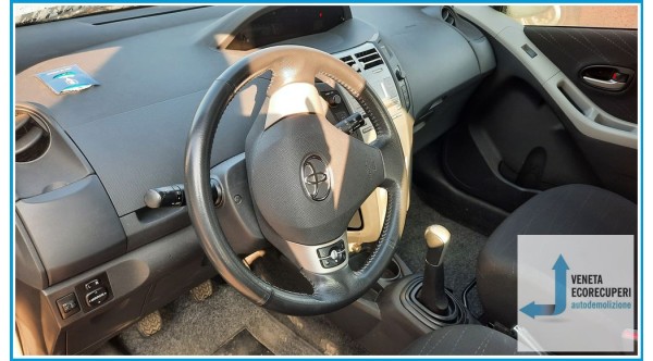 TOYOTA YARIS  del 2006 parti usate e ricambi - Tipo Motore 1KRFE