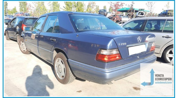 MERCEDES-BENZ Classe E 124 del 1994 parti usate e ricambi