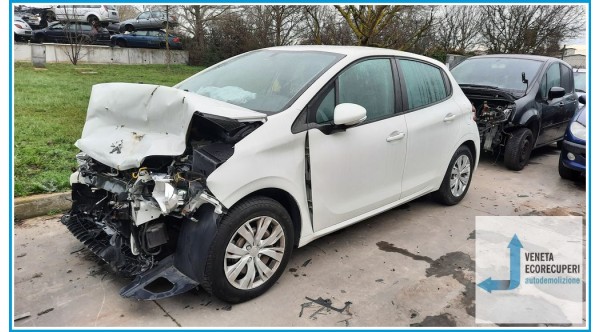 PEUGEOT 208  del 2014 parti usate e ricambi - Tipo Motore HM01