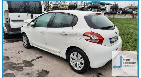 PEUGEOT 208  del 2014 parti usate e ricambi - Tipo Motore HM01