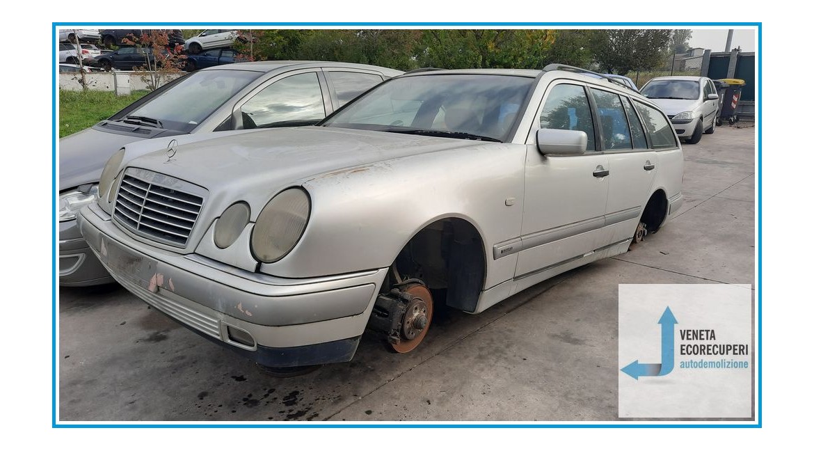 MERCEDES-BENZ Classe E W/S210 del 1999 parti usate e ricambi