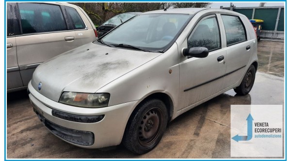 FIAT PUNTO 1N/1P del 2000 parti usate e ricambi - Tipo Motore 188A5000