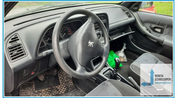 PEUGEOT 306  del 2000 parti usate e ricambi - Tipo Motore KFX