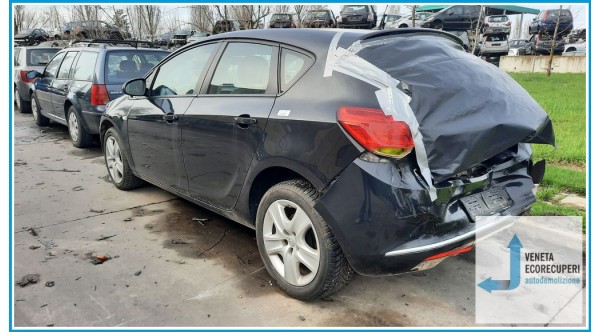OPEL ASTRA P10 del 2014 parti usate e ricambi - Tipo Motore A17DTS