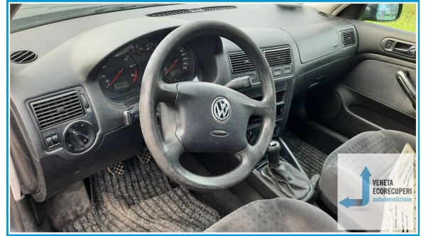VOLKSWAGEN GOLF 1J del 2001 parti usate e ricambi - Tipo Motore AUS