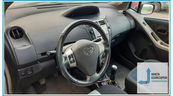 TOYOTA YARIS  del 2007 parti usate e ricambi - Tipo Motore 1KRFE