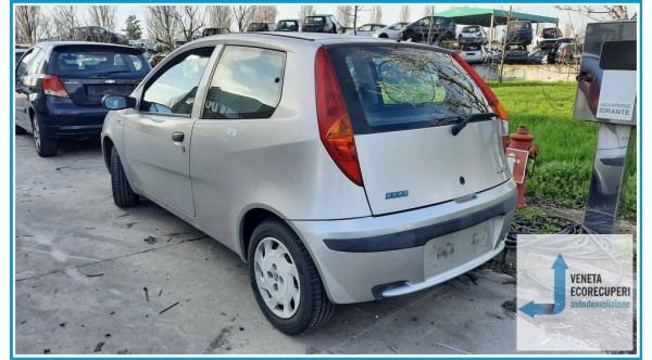 FIAT PUNTO 1N/1P del 2002 parti usate e ricambi - Tipo Motore 188A4000