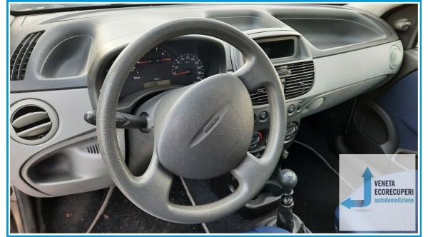 FIAT PUNTO 1N/1P del 2002 parti usate e ricambi - Tipo Motore 188A4000