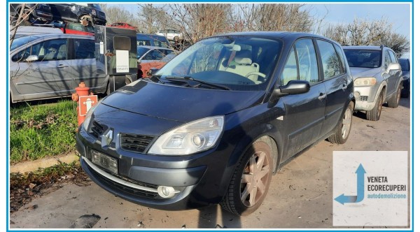 RENAULT SCENIC 2a Serie  del 2007 parti usate e ricambi - Tipo Motore F9QJ8