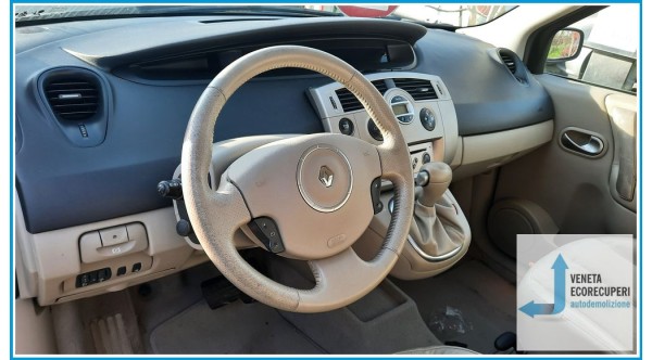 RENAULT SCENIC 2a Serie  del 2007 parti usate e ricambi - Tipo Motore F9QJ8