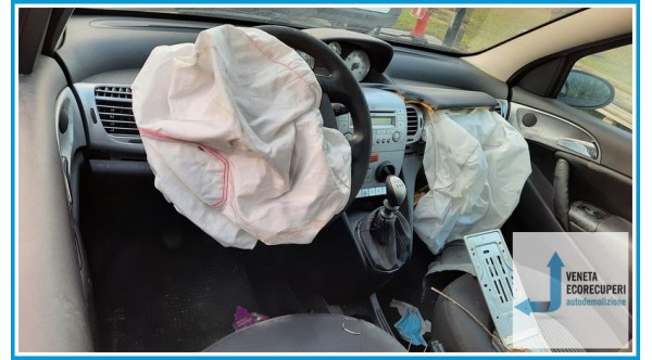 LANCIA YPSILON TE del 2007 parti usate e ricambi