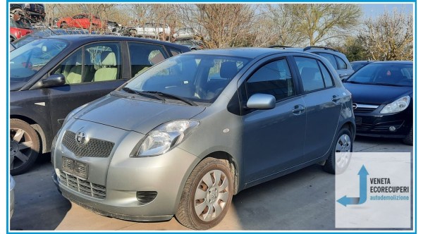 TOYOTA YARIS  del 2007 parti usate e ricambi - Tipo Motore 1KRFE