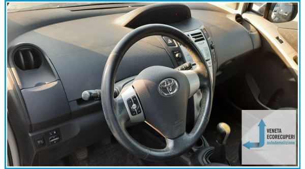 TOYOTA YARIS  del 2007 parti usate e ricambi - Tipo Motore 1KRFE