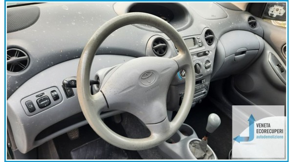 TOYOTA YARIS JPP del 2000 parti usate e ricambi - Tipo Motore 1SZFE