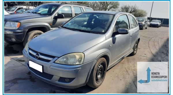 OPEL CORSA X01 del 2003 parti usate e ricambi - Tipo Motore Z13DT