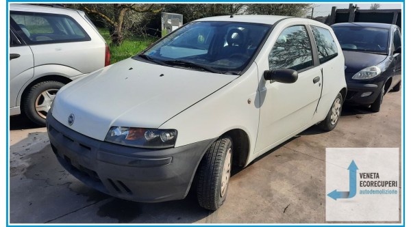 FIAT PUNTO 1N/1P del 2001 parti usate e ricambi - Tipo Motore 188A4000