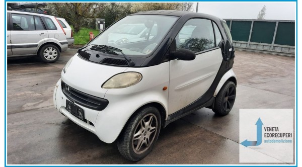 SMART COUPE' C450 del 2001 parti usate e ricambi - Tipo Motore 61