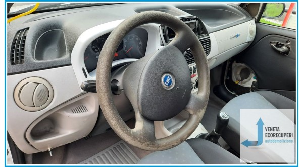 FIAT PUNTO 2U del 2003 parti usate e ricambi - Tipo Motore 188A9000