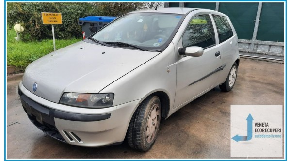 FIAT PUNTO 1N/1P del 2001 parti usate e ricambi - Tipo Motore 188A5000