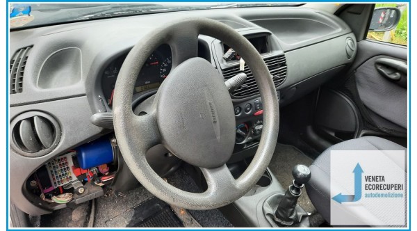 FIAT PUNTO 1N/1P del 2001 parti usate e ricambi - Tipo Motore 188A5000