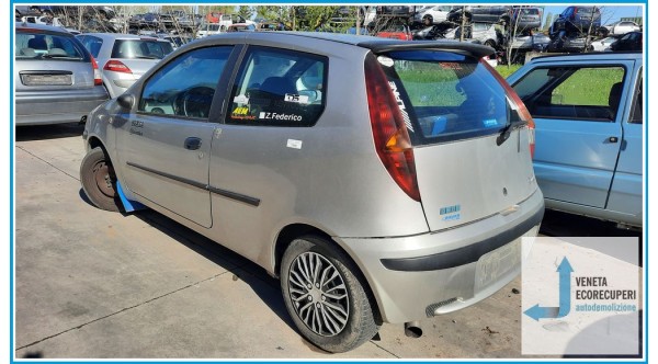 FIAT PUNTO 1N/1P del 2001 parti usate e ricambi - Tipo Motore 188A4000