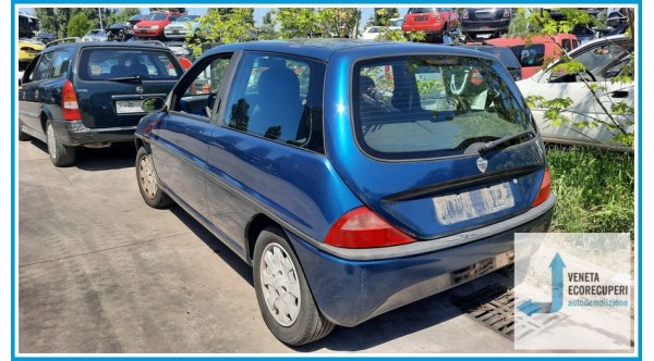 LANCIA Y  del 1999 parti usate e ricambi