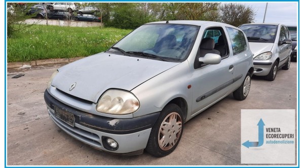 RENAULT CLIO 2a Serie  del 2001 parti usate e ricambi - Tipo Motore D7FG7