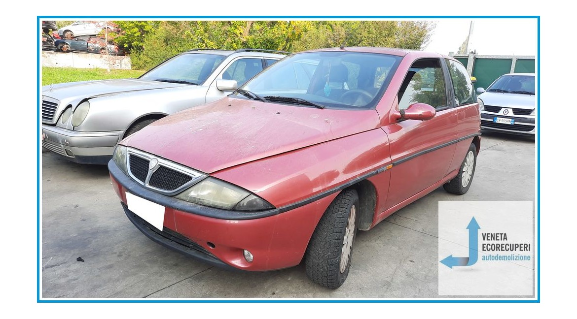 LANCIA Y  del 1996 parti usate e ricambi