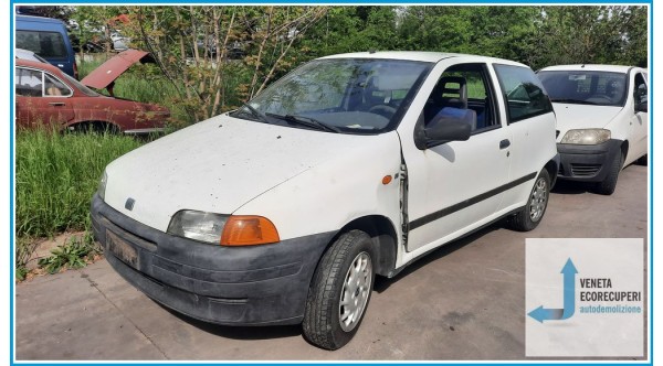 FIAT PUNTO 1a Serie  del 1999 parti usate e ricambi - Tipo Motore 176B2000