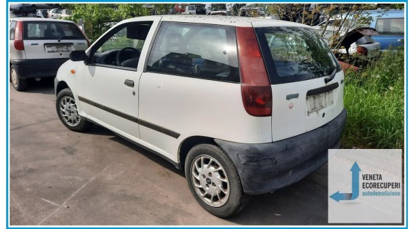 FIAT PUNTO 1a Serie  del 1999 parti usate e ricambi - Tipo Motore 176B2000