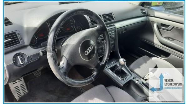 AUDI A4 8E del 2003 parti usate e ricambi - Tipo Motore AVF