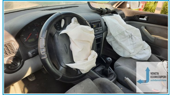 VOLKSWAGEN GOLF 1J del 1999 parti usate e ricambi - Tipo Motore ALH