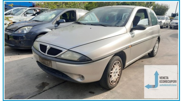 LANCIA Y  del 1999 parti usate e ricambi