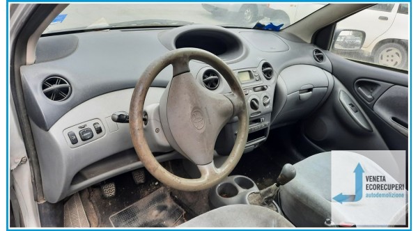 TOYOTA YARIS JPP del 1999 parti usate e ricambi - Tipo Motore 1SZFE