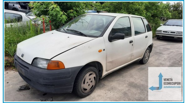 FIAT PUNTO 1a Serie  del 1995 parti usate e ricambi - Tipo Motore 176B2000