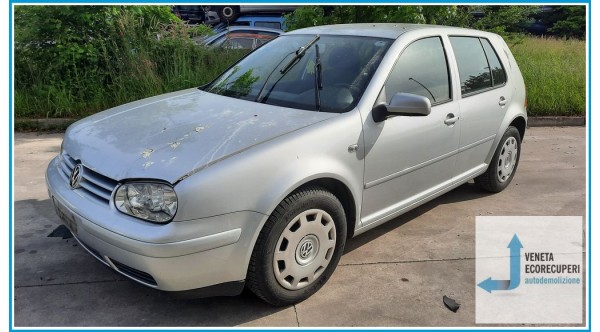 VOLKSWAGEN GOLF 1J del 2002 parti usate e ricambi - Tipo Motore ASZ