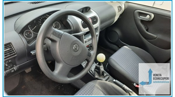 OPEL CORSA X01 del 2005 parti usate e ricambi - Tipo Motore Z10XEP