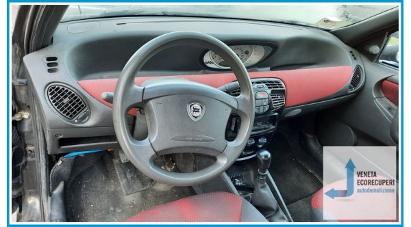 LANCIA Y  del 2002 parti usate e ricambi