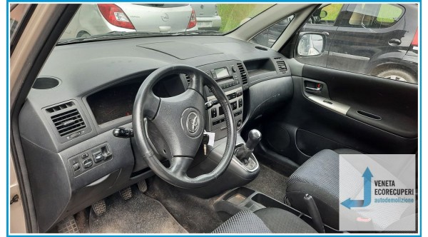 TOYOTA COROLLA 5p  del 2002 parti usate e ricambi - Tipo Motore 3ZZFE