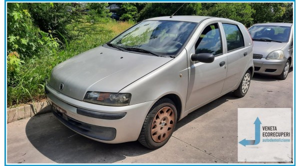FIAT PUNTO 1N/1P del 2003 parti usate e ricambi - Tipo Motore 188A4000