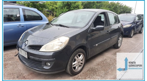 RENAULT CLIO 3a Serie  del 2006 parti usate e ricambi - Tipo Motore D4FD7