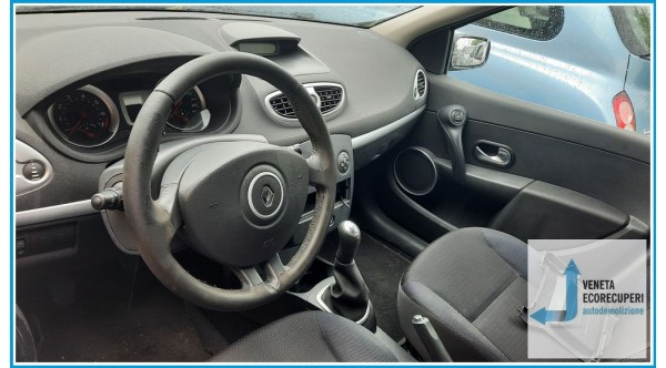 RENAULT CLIO 3a Serie  del 2006 parti usate e ricambi - Tipo Motore D4FD7