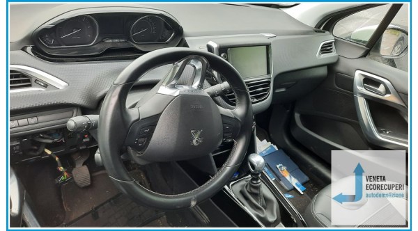 PEUGEOT 2008  del 2018 parti usate e ricambi - Tipo Motore YH01