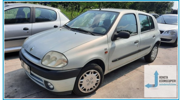 RENAULT CLIO 2a Serie  del 2000 parti usate e ricambi - Tipo Motore D7FD7