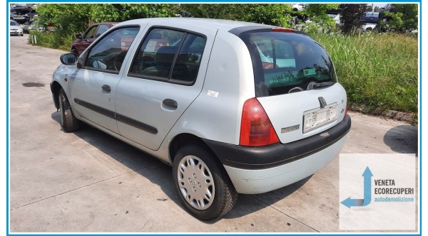 RENAULT CLIO 2a Serie  del 2000 parti usate e ricambi - Tipo Motore D7FD7