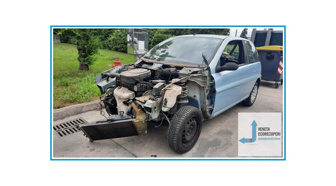 LANCIA Y  del 2002 parti usate e ricambi