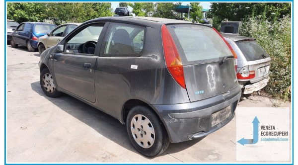 FIAT PUNTO 1N/1P del 2002 parti usate e ricambi - Tipo Motore 188A4000